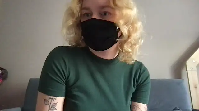 Snapshot of DirtyAlexIs chatting on 10-22-25, 07:41 DirtyAlexIs online show from 10-22-25, 07:41