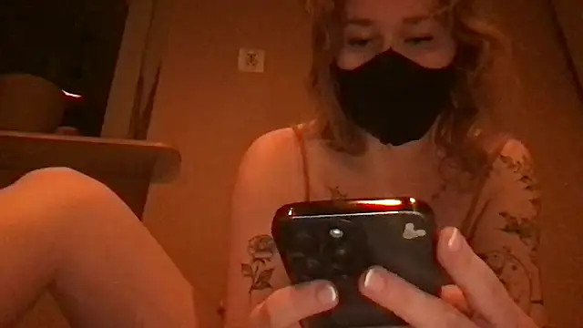 Snapshot of DirtyAlexIs chatting on 01-23-25, 09:50 DirtyAlexIs online show from 01-23-25, 09:50