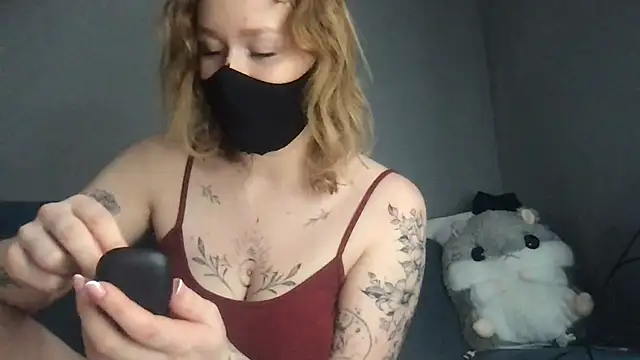 Snapshot of DirtyAlexIs chatting on 01-24-25, 08:34 DirtyAlexIs online show from 01-24-25, 08:34