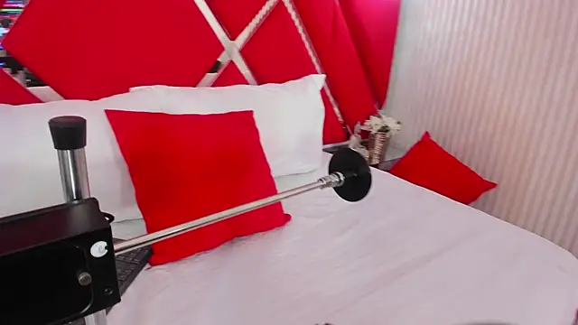 SusanCouper online show from 11-30-25, 01:39