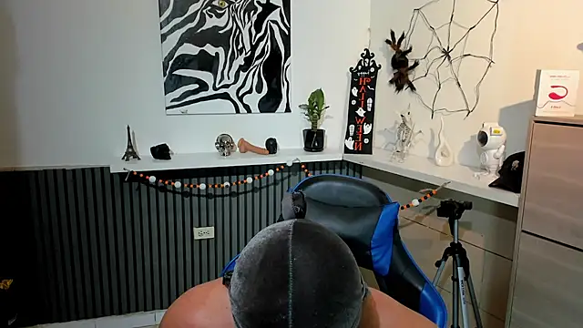 Daemon21 online show from 10-21-25, 02:55