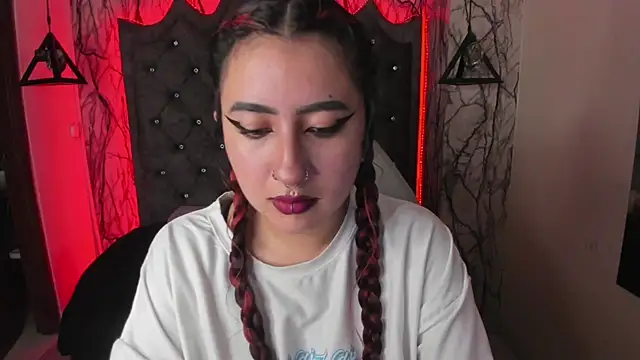 Snapshot of larissa01_ chatting on 02-28-25, 03:15 larissa01 online show from 02-28-25, 03:15
