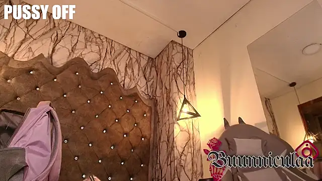 larissa01  online show from 11-09-25, 04:16