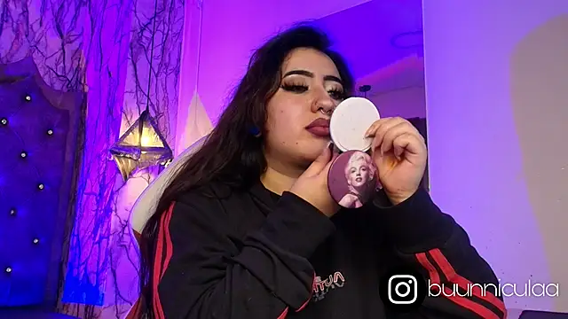 Snapshot of larissa01_ chatting on 09-11-25, 02:33 larissa01 online show from 09-11-25, 02:33