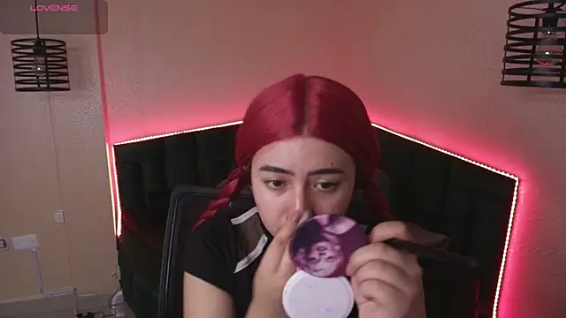 Snapshot of larissa01_ chatting on 03-20-25, 03:02 larissa01 online show from 03-20-25, 03:02