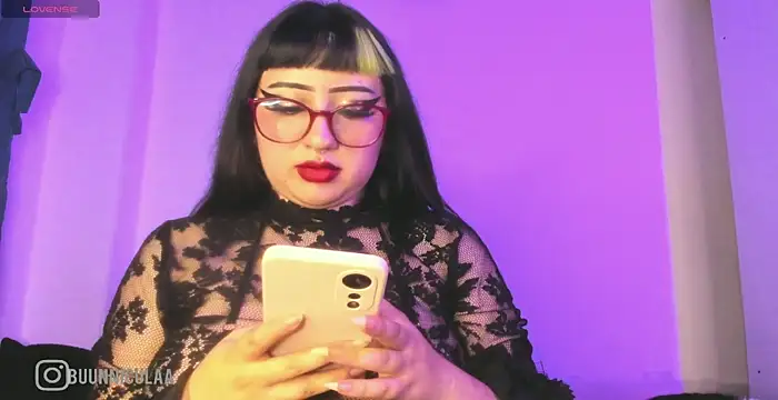 larissa01  online show from 03-09-26, 10:24