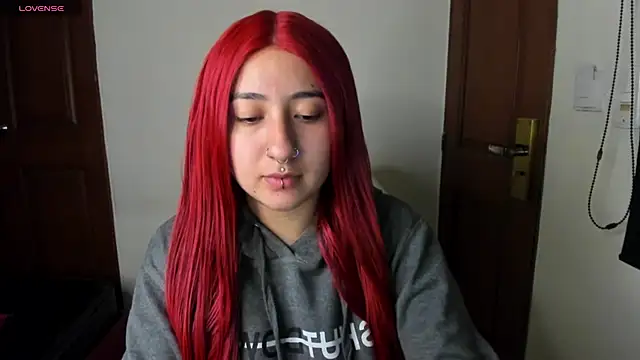 Snapshot of larissa01_ chatting on 03-22-25, 02:59 larissa01 online show from 03-22-25, 02:59