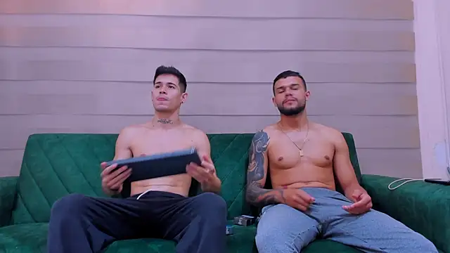 hot day online show from 10-08-25, 08:31