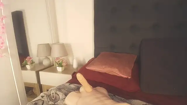 Evelonga 707 online show from 04-08-26, 07:15