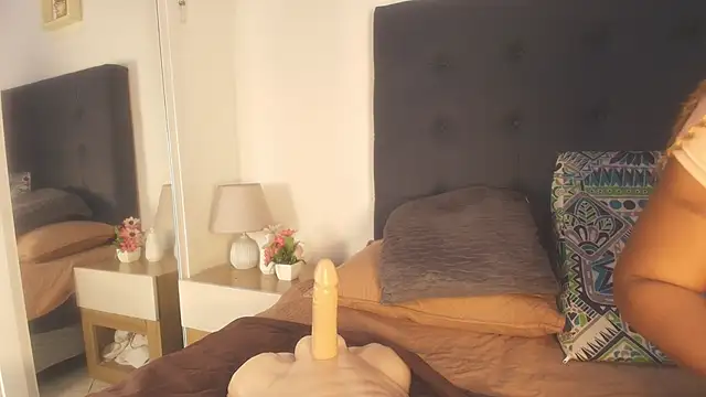 Evelonga 707 online show from 03-18-26, 07:15