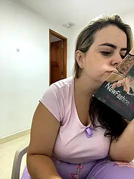 Im Amelia online show from 12-05-25, 11:53