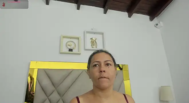 Snapshot of ariana-martins chatting on 03-19-25, 03:09 ariana-martins online show from 03-19-25, 03:09