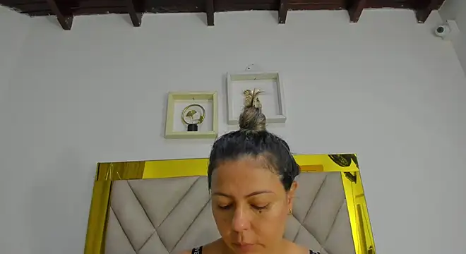 Snapshot of ariana-martins chatting on 09-19-25, 03:10 ariana-martins online show from 09-19-25, 03:10