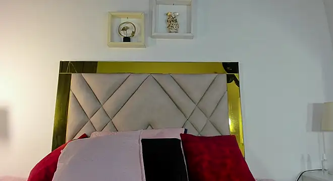 Snapshot of ariana-martins chatting on 10-09-25, 03:18 ariana-martins online show from 10-09-25, 03:18