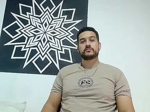 Snapshot of _CHRIS-DENNIS_ chatting on 04-05-26, 02:07 CHRIS-DENNIS online show from 04-05-26, 02:07