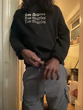 Snapshot of Oorgazmic chatting on 09-21-25, 07:19 Oorgazmic online show from 09-21-25, 07:19