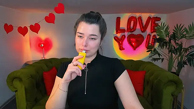 Snapshot of _Sun_Shy_ chatting on 02-27-25, 01:17 Sun Shy online show from 02-27-25, 01:17