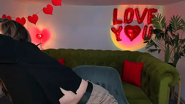 Snapshot of _Sun_Shy_ chatting on 03-07-25, 09:07 Sun Shy online show from 03-07-25, 09:07