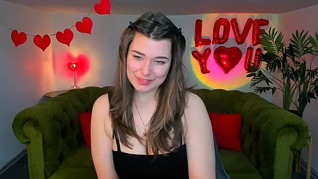Snapshot of _Sun_Shy_ chatting on 03-11-25, 11:15 Sun Shy online show from 03-11-25, 11:15