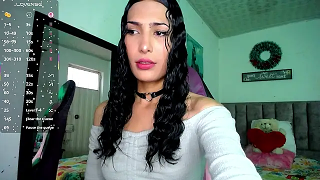 Lanna hott  online show from 06-23-26, 07:45