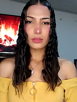 Lanna hott  online show from 11-18-25, 06:55