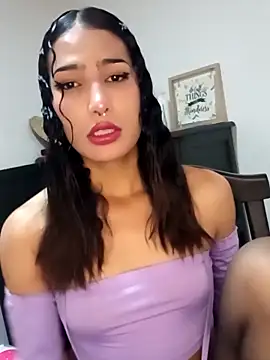 Snapshot of Lanna_hott_ chatting on 03-22-25, 08:15 Lanna hott  online show from 03-22-25, 08:15