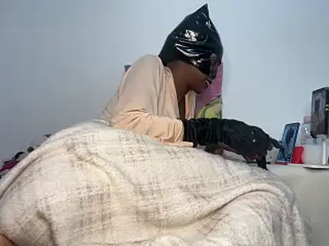 jamilla3 online show from 12-17-24, 05:51