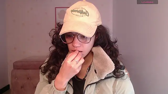 Snapshot of Tyna_ch chatting on 07-13-26, 12:59 Tyna ch online show from 07-13-26, 12:59