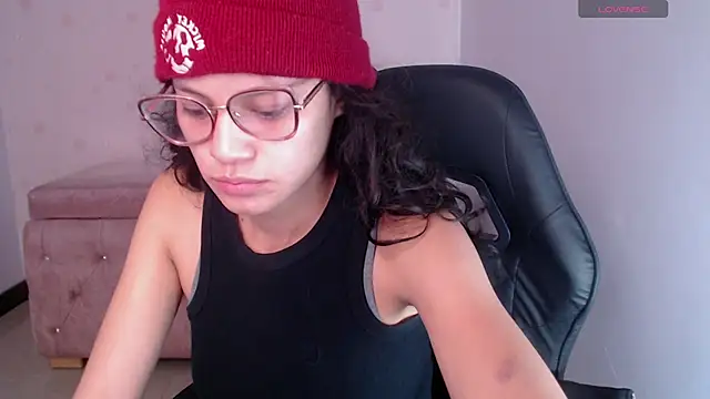 Snapshot of Tyna_ch chatting on 07-15-26, 12:56 Tyna ch online show from 07-15-26, 12:56
