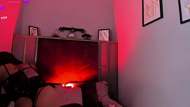 Valkiria ponce online show from 03-21-25, 01:45