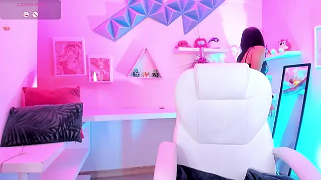 Valkiria ponce online show from 11-16-25, 05:56