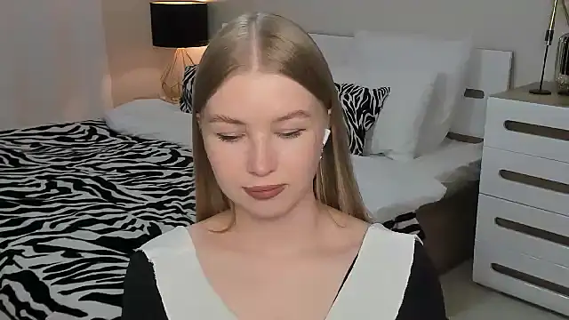 shy  lady online show from 04-28-26, 11:31