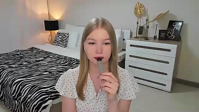 shy  lady online show from 03-09-25, 10:08