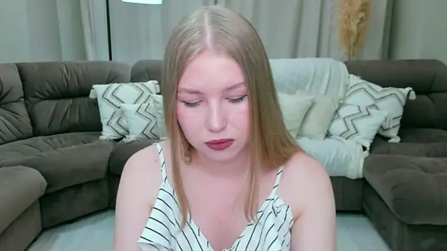 shy  lady online show from 04-21-26, 06:36