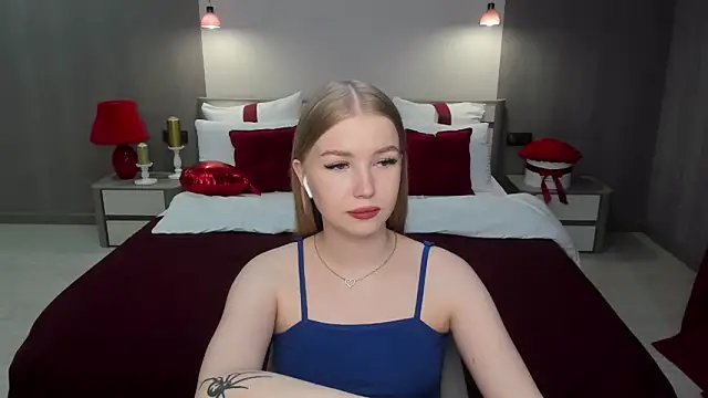 shy  lady online show from 03-18-25, 09:21