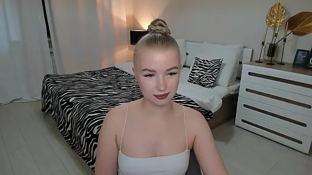 shy  lady online show from 06-01-26, 11:32