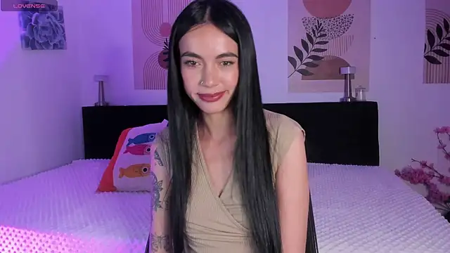 Snapshot of samy_lewis chatting on 06-17-26, 06:02 samy lewis online show from 06-17-26, 06:02