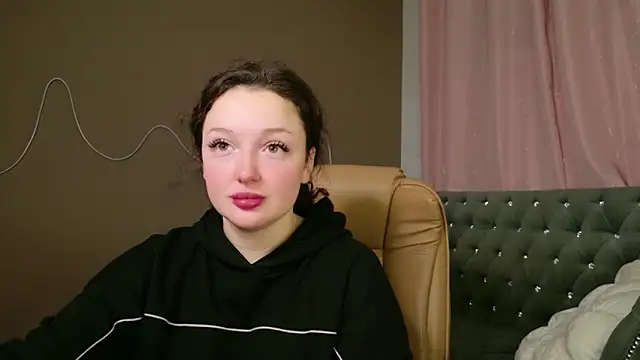 GloriNichols online show from 10-19-25, 05:10