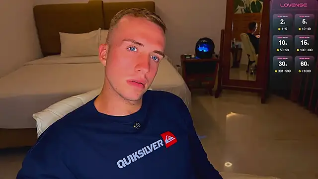 Snapshot of tommy_cumfinger chatting on 10-21-25, 11:31 tommy cumfinger online show from 10-21-25, 11:31