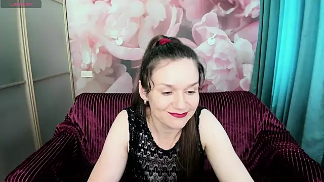Snapshot of AriaGray chatting on 06-27-26, 07:58 AriaGray online show from 06-27-26, 07:58