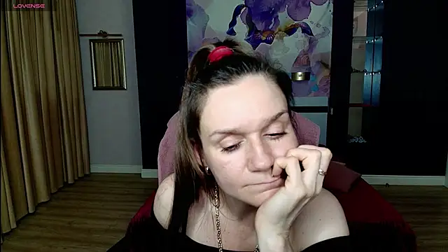 AriaGray online show from 02-06-26, 01:01