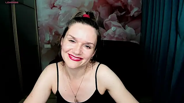 AriaGray online show from 11-25-25, 02:56