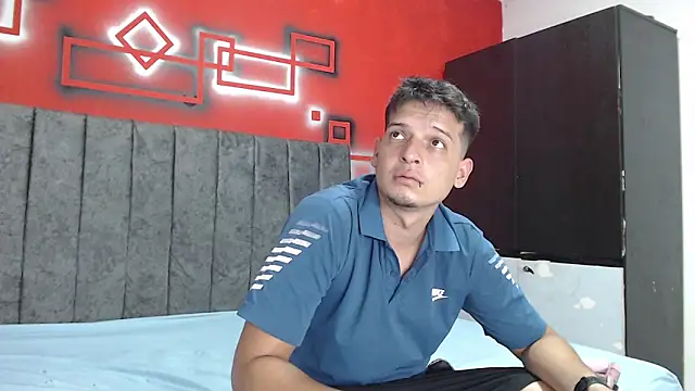 FerneyManti online show from 10-31-25, 01:41