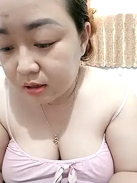 VyOanh2K online show from 10-10-25, 06:14