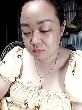 VyOanh2K online show from 10-18-25, 12:51