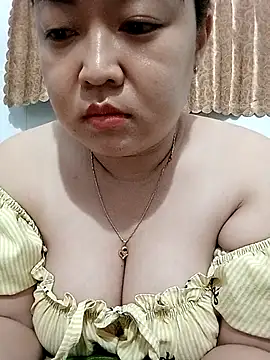 VyOanh2K online show from 11-18-25, 03:37