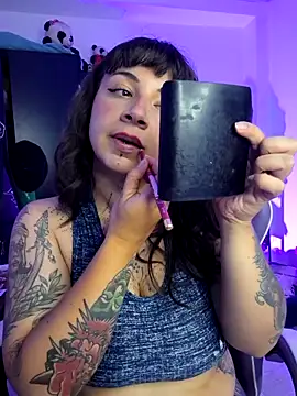 Snapshot of Aria_Bennett21 chatting on 05-15-26, 04:54 Aria Bennett21 online show from 05-15-26, 04:54