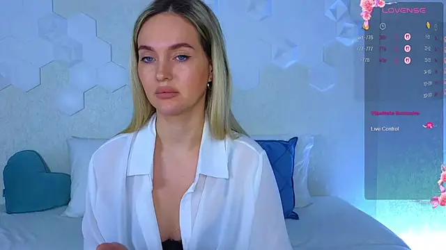 Lynna Sparks online show from 11-08-25, 01:20