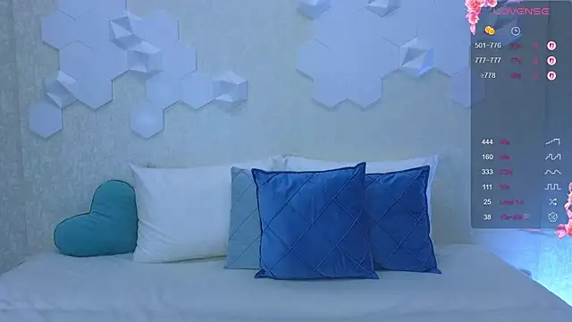 Lynna Sparks online show from 10-07-25, 02:56