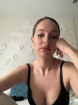 Lynna Sparks online show from 05-24-26, 03:28